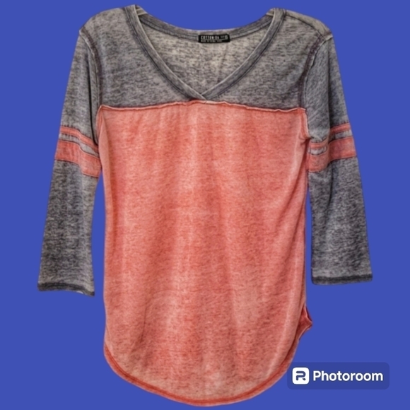 3/$30 COTTON ON Heather Gray Raw Hem Jersey V-Neck Half Sleeve T-shirt - Picture 1 of 6